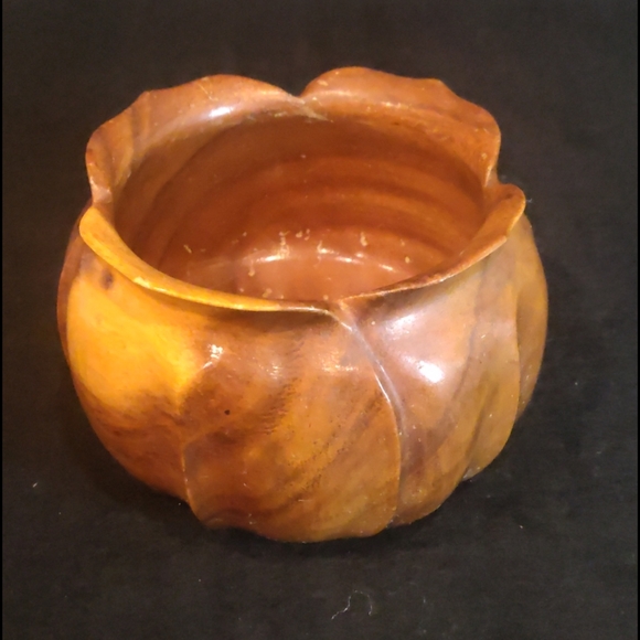 Waikiki Monkey Pod Wood Bowl - Picture 2 of 5